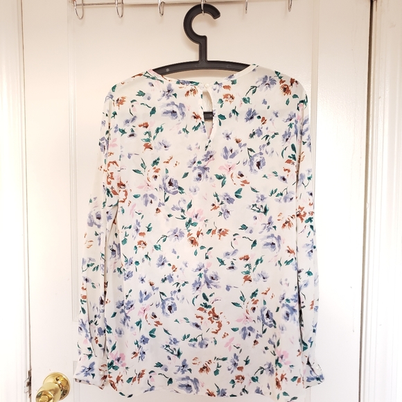 Floral Sophon Blouse - Picture 2 of 5